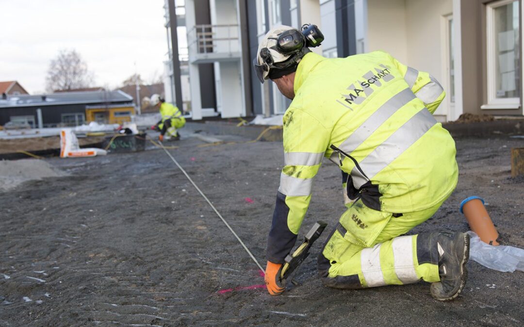Plattsättning vid BRF Hovslagaren i Mölndal